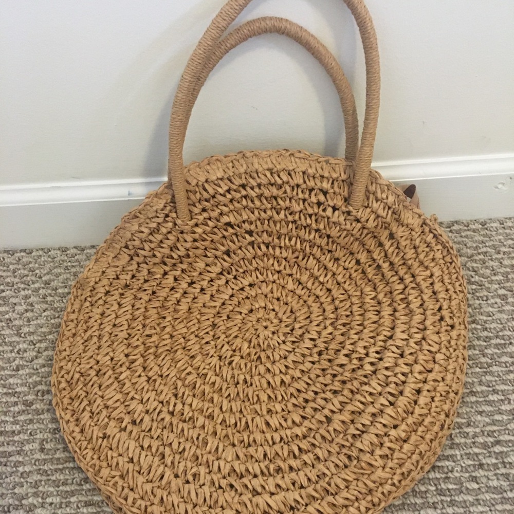 Circular Straw tote bag
